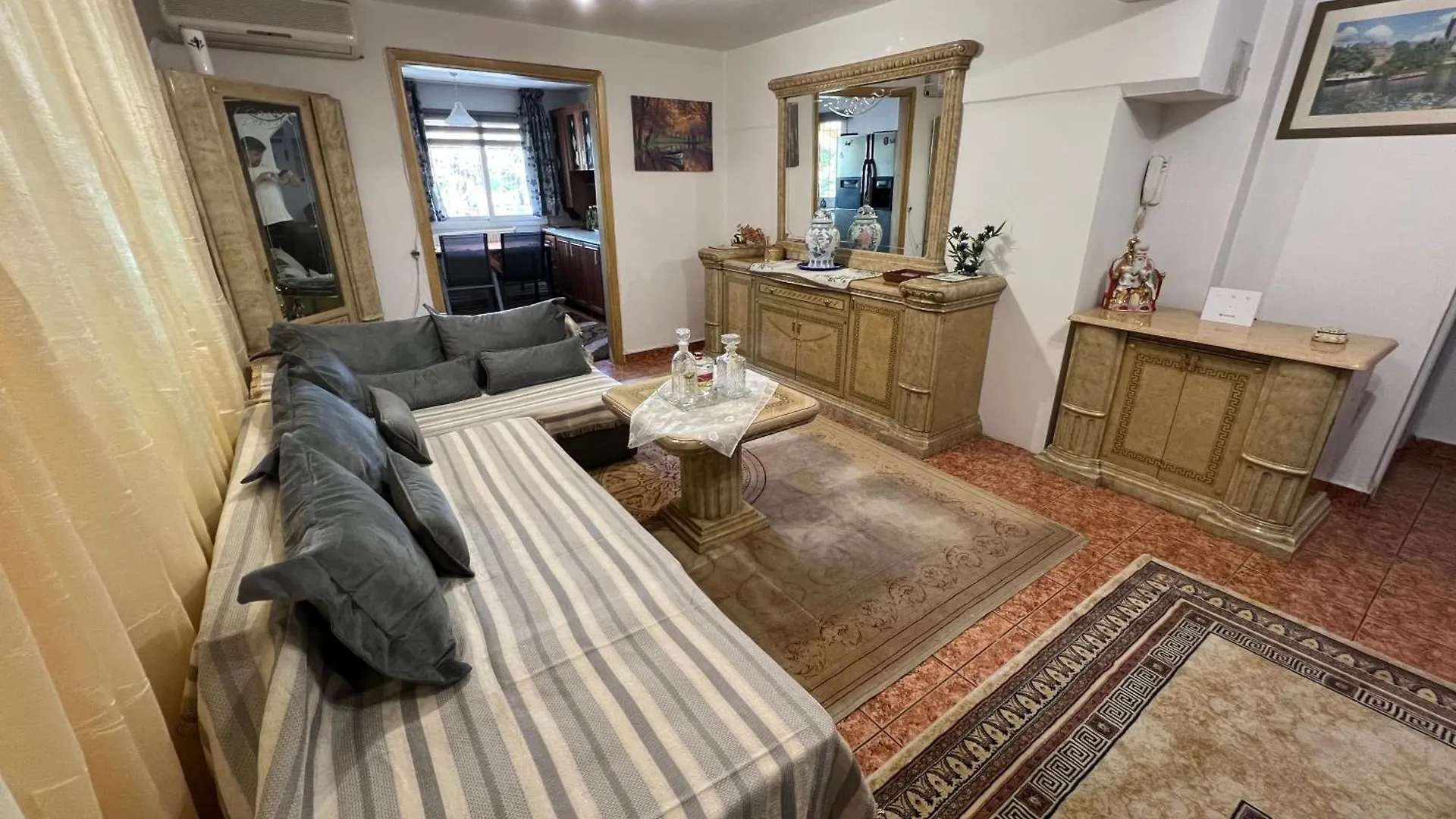 Queen Olgas Street Appartment Szaloniki Apartman